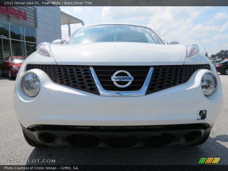 Pearl White / Black/Silver Trim 2013 Nissan Juke SV