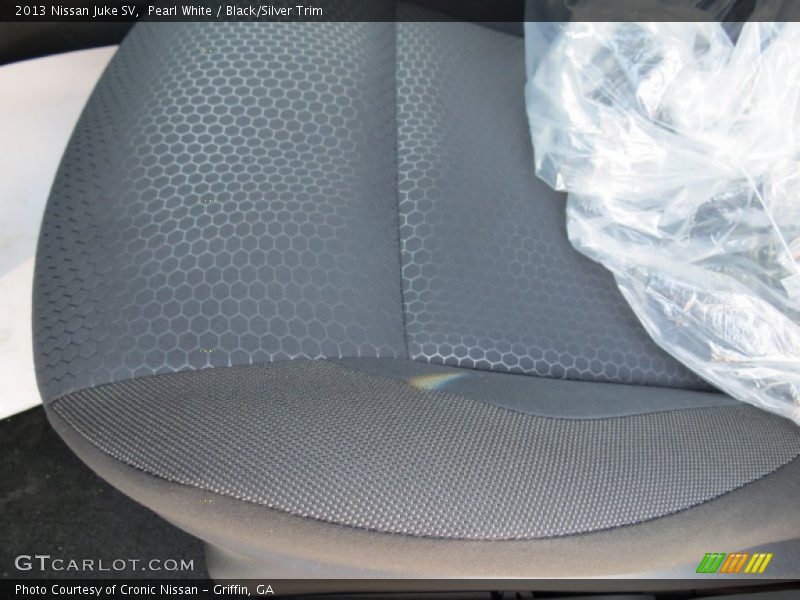 Pearl White / Black/Silver Trim 2013 Nissan Juke SV