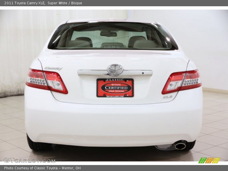 Super White / Bisque 2011 Toyota Camry XLE