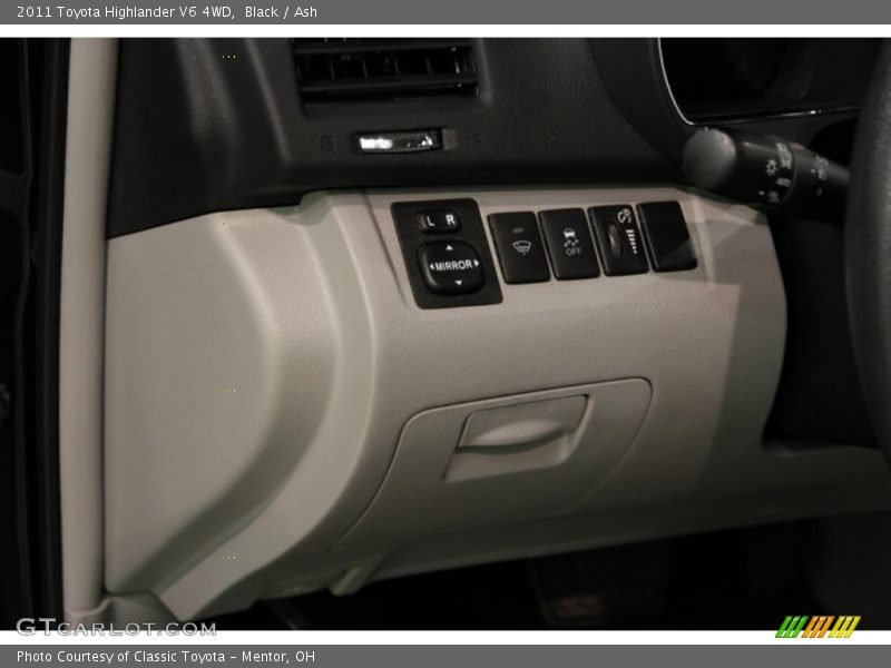 Controls of 2011 Highlander V6 4WD