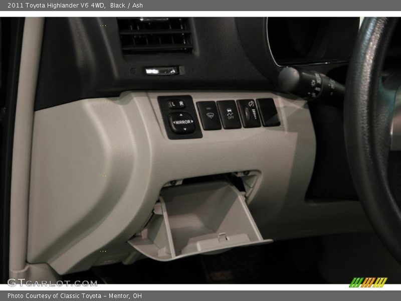 Black / Ash 2011 Toyota Highlander V6 4WD