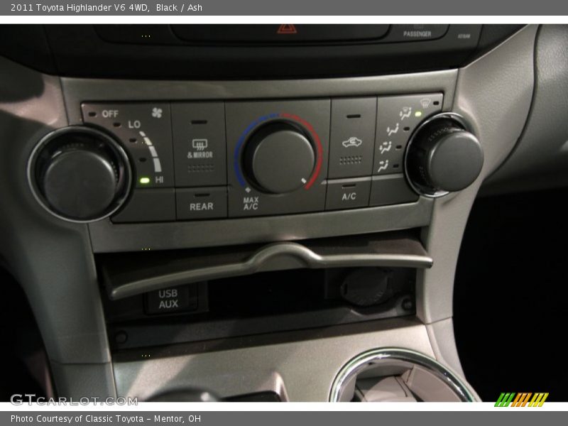 Controls of 2011 Highlander V6 4WD