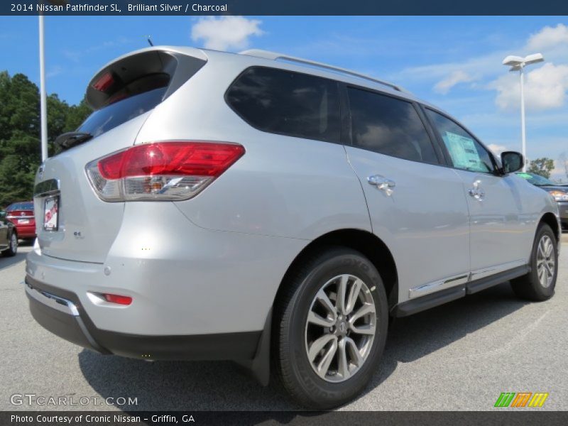 Brilliant Silver / Charcoal 2014 Nissan Pathfinder SL