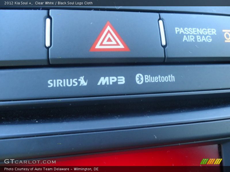Clear White / Black Soul Logo Cloth 2012 Kia Soul +