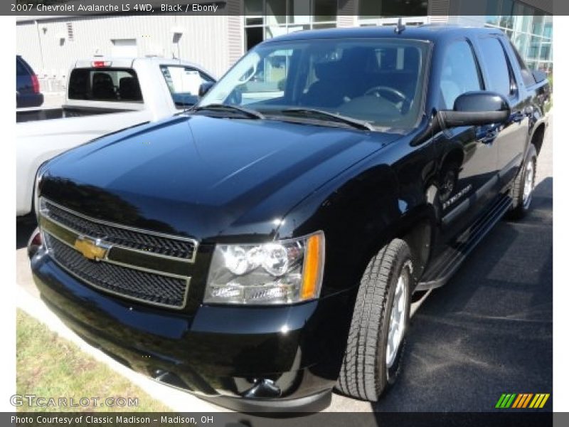 Black / Ebony 2007 Chevrolet Avalanche LS 4WD