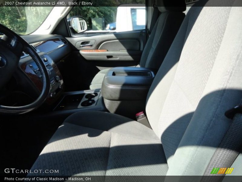 Black / Ebony 2007 Chevrolet Avalanche LS 4WD