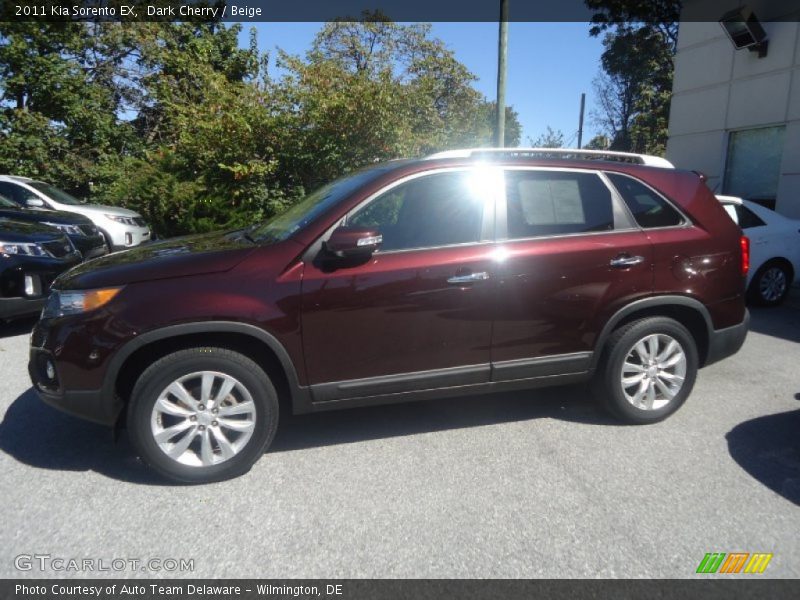 Dark Cherry / Beige 2011 Kia Sorento EX