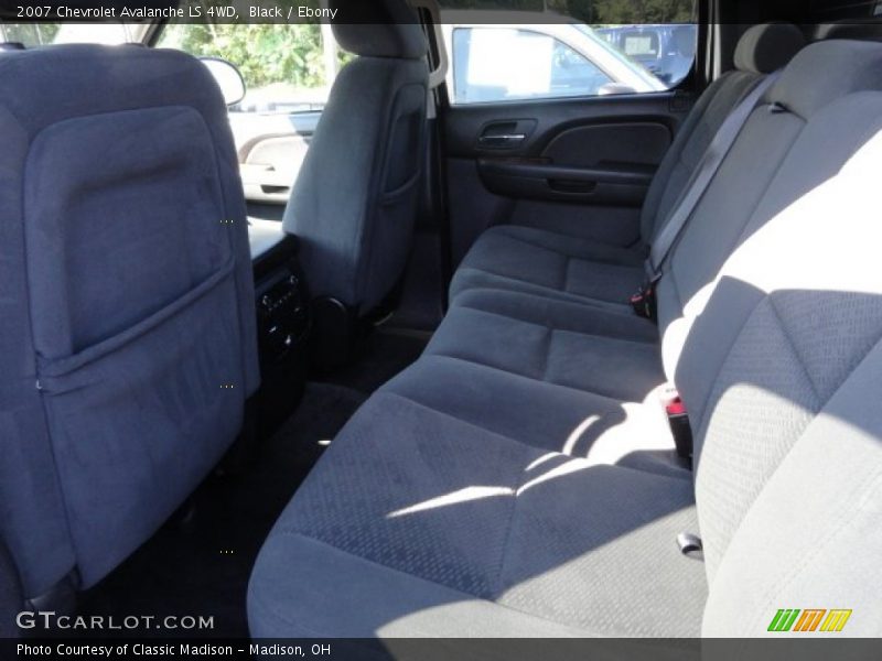 Black / Ebony 2007 Chevrolet Avalanche LS 4WD
