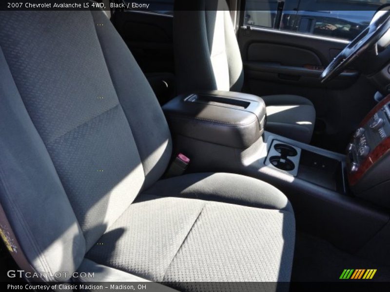 Black / Ebony 2007 Chevrolet Avalanche LS 4WD