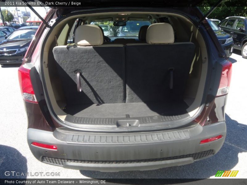 Dark Cherry / Beige 2011 Kia Sorento EX