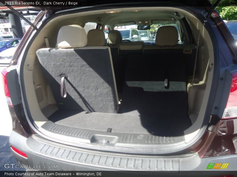 Dark Cherry / Beige 2011 Kia Sorento EX