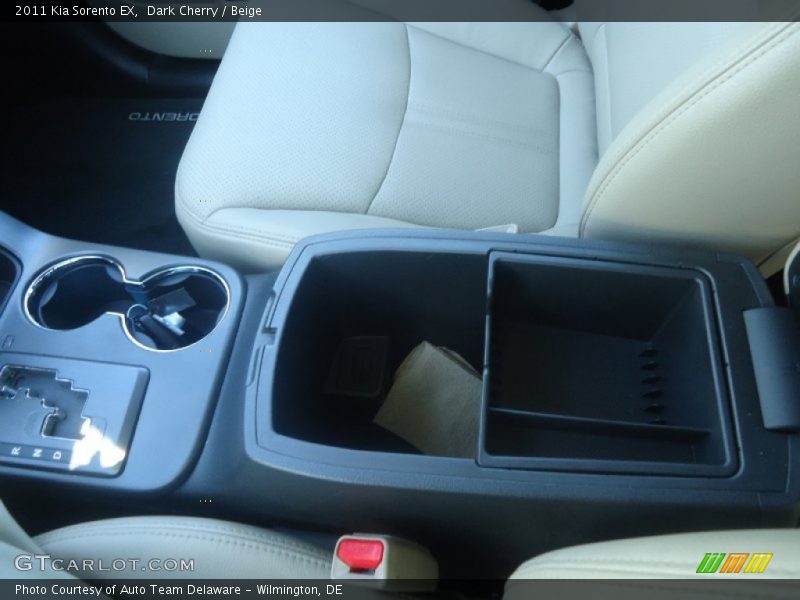 Dark Cherry / Beige 2011 Kia Sorento EX