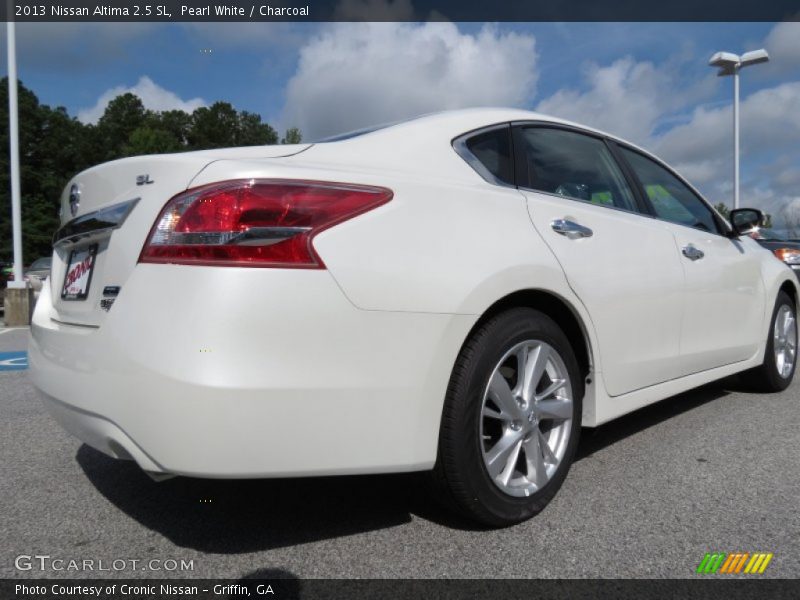 Pearl White / Charcoal 2013 Nissan Altima 2.5 SL