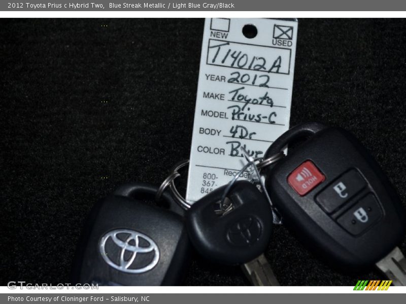 Blue Streak Metallic / Light Blue Gray/Black 2012 Toyota Prius c Hybrid Two