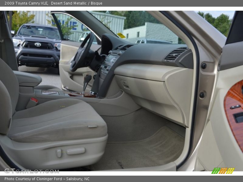Desert Sand Metallic / Bisque 2009 Toyota Camry XLE