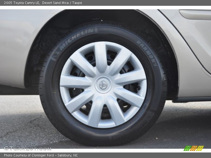 Desert Sand Mica / Taupe 2005 Toyota Camry LE