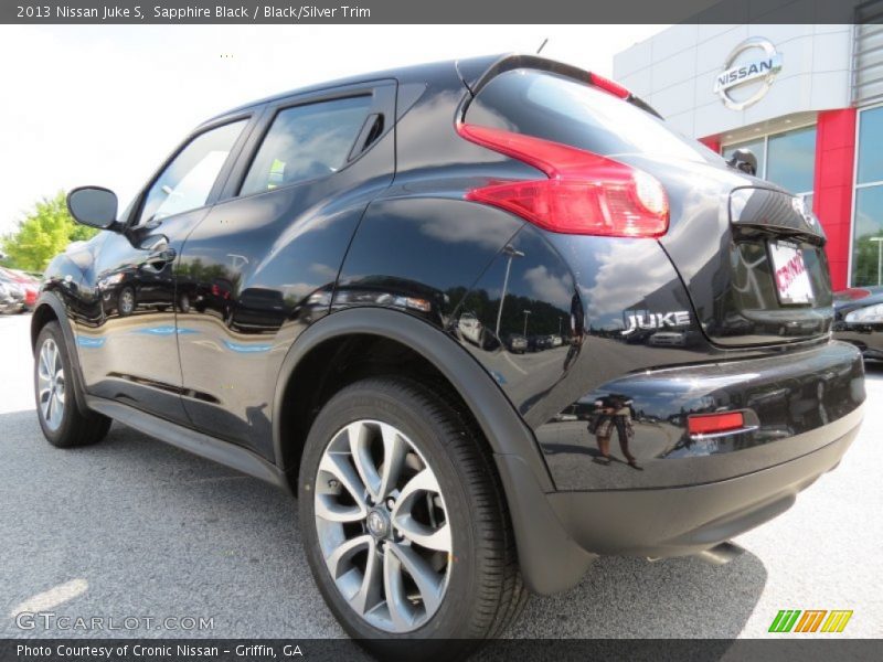 Sapphire Black / Black/Silver Trim 2013 Nissan Juke S