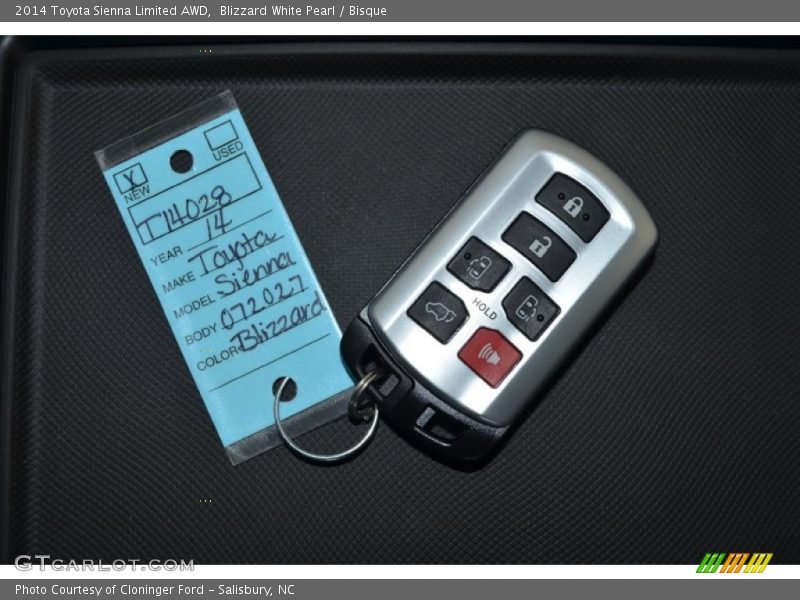 Keys of 2014 Sienna Limited AWD