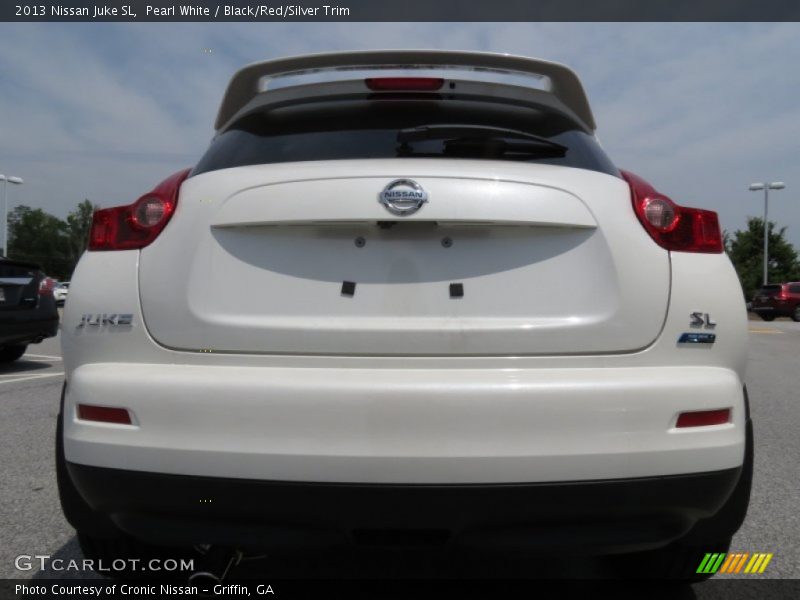 Pearl White / Black/Red/Silver Trim 2013 Nissan Juke SL