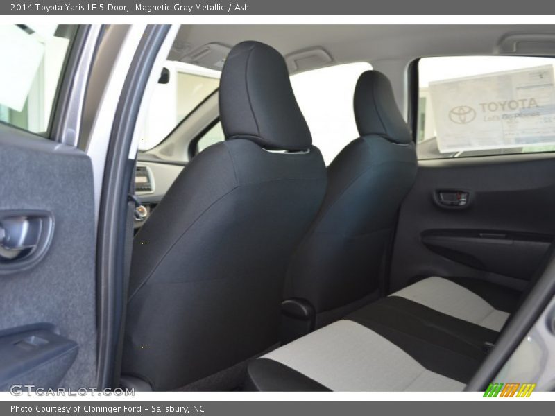 Magnetic Gray Metallic / Ash 2014 Toyota Yaris LE 5 Door