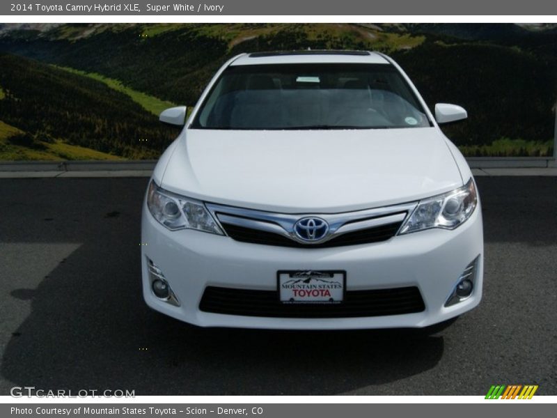 Super White / Ivory 2014 Toyota Camry Hybrid XLE