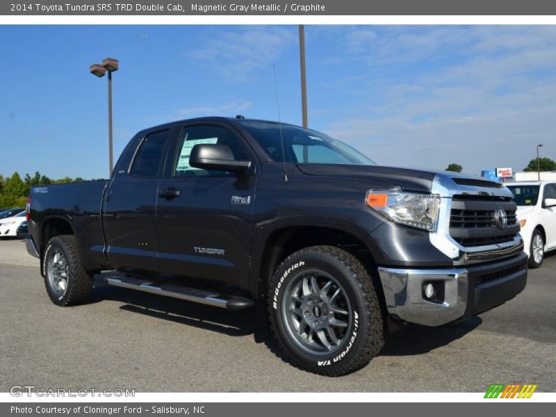 Front 3/4 View of 2014 Tundra SR5 TRD Double Cab