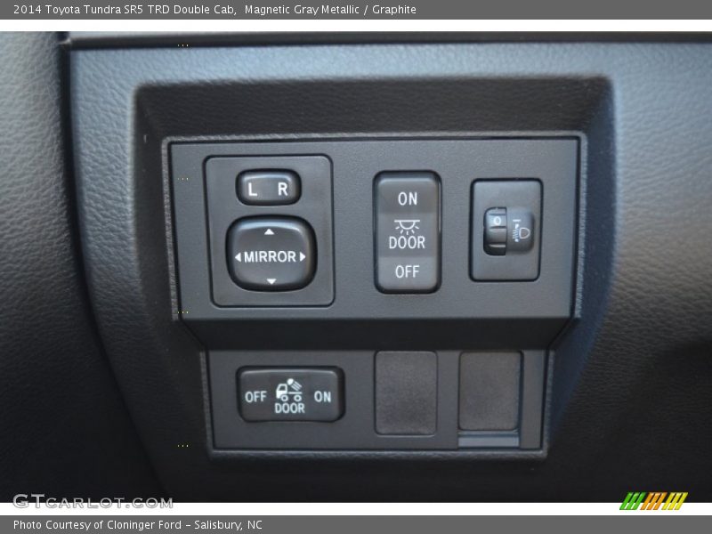 Controls of 2014 Tundra SR5 TRD Double Cab