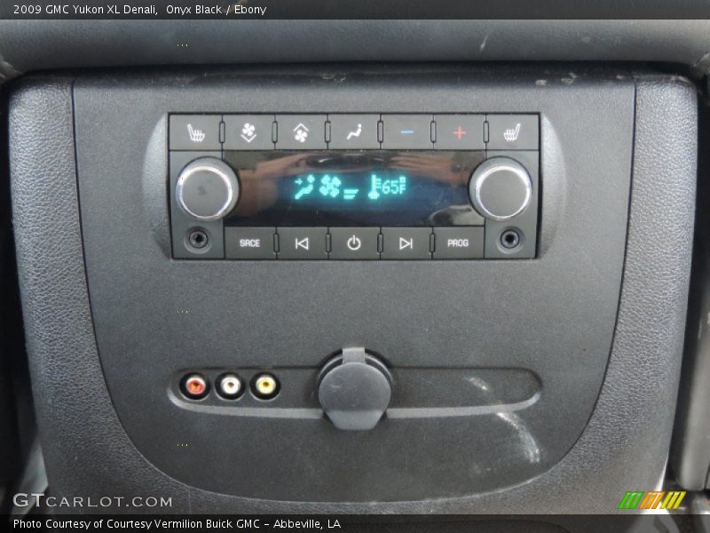 Onyx Black / Ebony 2009 GMC Yukon XL Denali