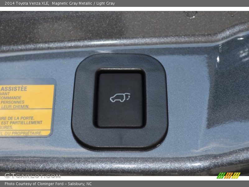 Magnetic Gray Metallic / Light Gray 2014 Toyota Venza XLE