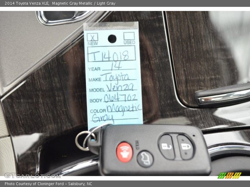 Magnetic Gray Metallic / Light Gray 2014 Toyota Venza XLE