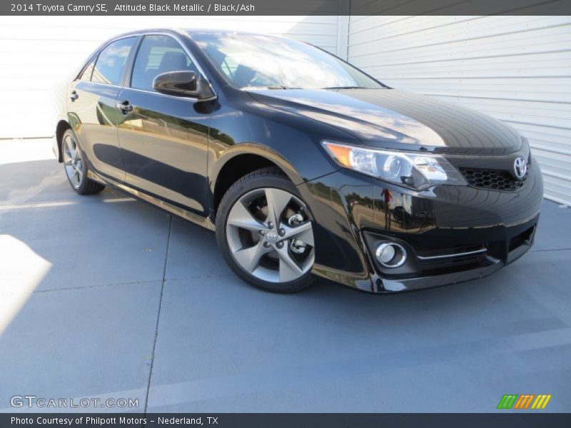 Attitude Black Metallic / Black/Ash 2014 Toyota Camry SE