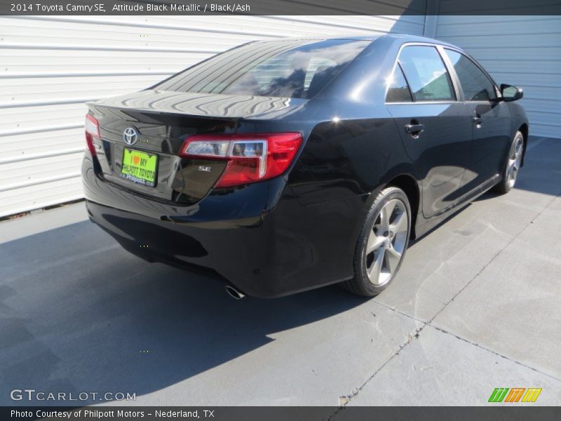 Attitude Black Metallic / Black/Ash 2014 Toyota Camry SE