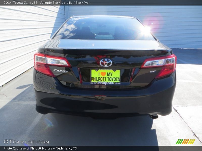 Attitude Black Metallic / Black/Ash 2014 Toyota Camry SE