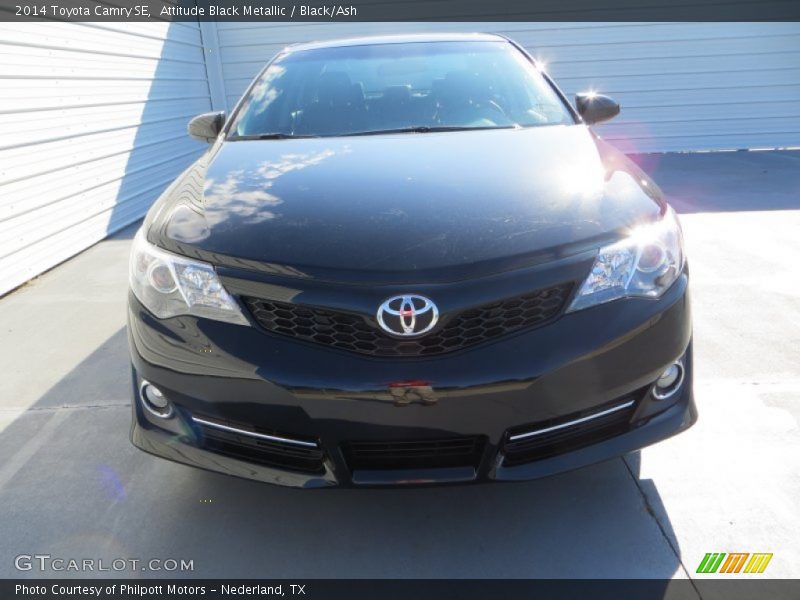 Attitude Black Metallic / Black/Ash 2014 Toyota Camry SE