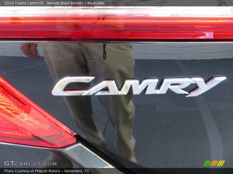 Attitude Black Metallic / Black/Ash 2014 Toyota Camry SE