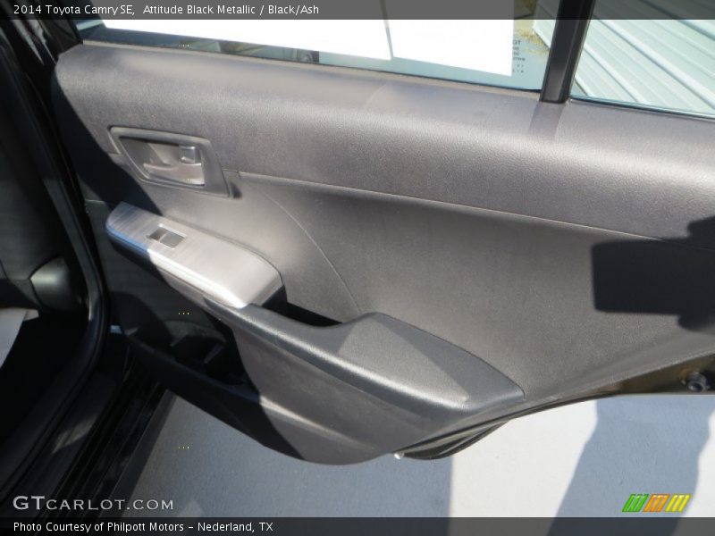 Attitude Black Metallic / Black/Ash 2014 Toyota Camry SE