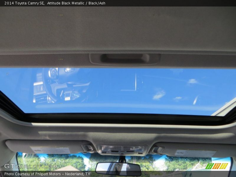 Attitude Black Metallic / Black/Ash 2014 Toyota Camry SE