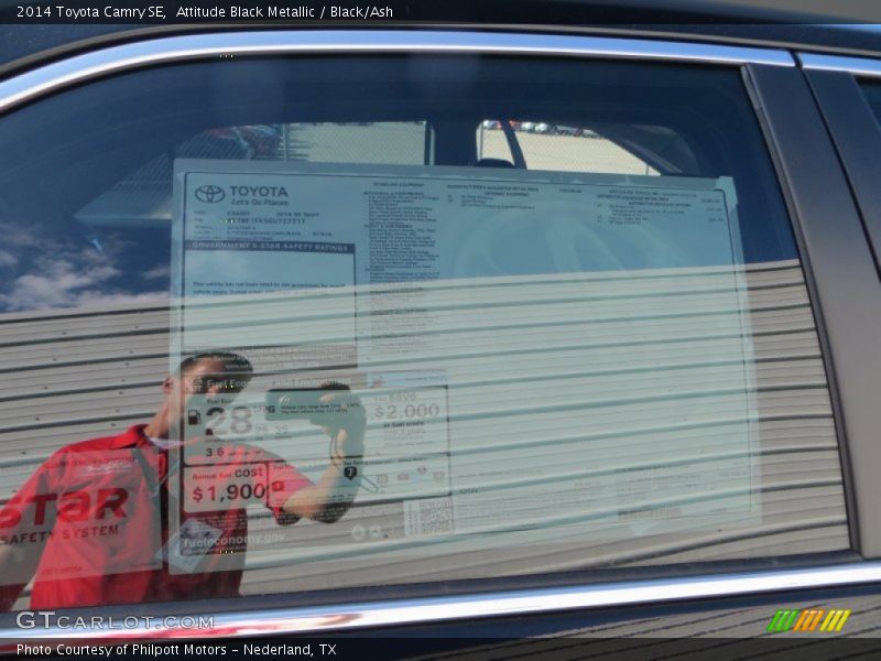 Attitude Black Metallic / Black/Ash 2014 Toyota Camry SE