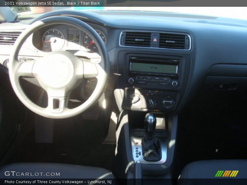 Black / Titan Black 2011 Volkswagen Jetta SE Sedan