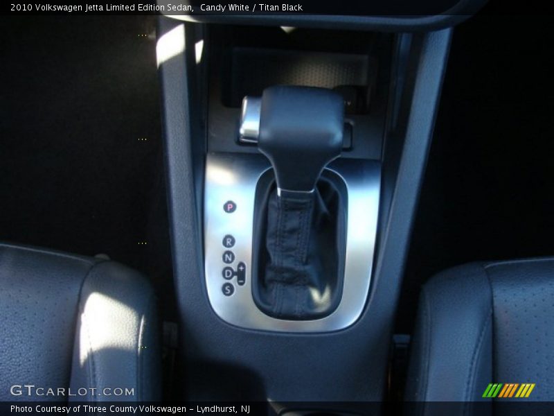Candy White / Titan Black 2010 Volkswagen Jetta Limited Edition Sedan