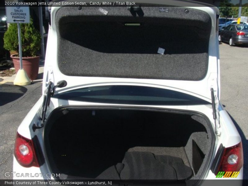 Candy White / Titan Black 2010 Volkswagen Jetta Limited Edition Sedan