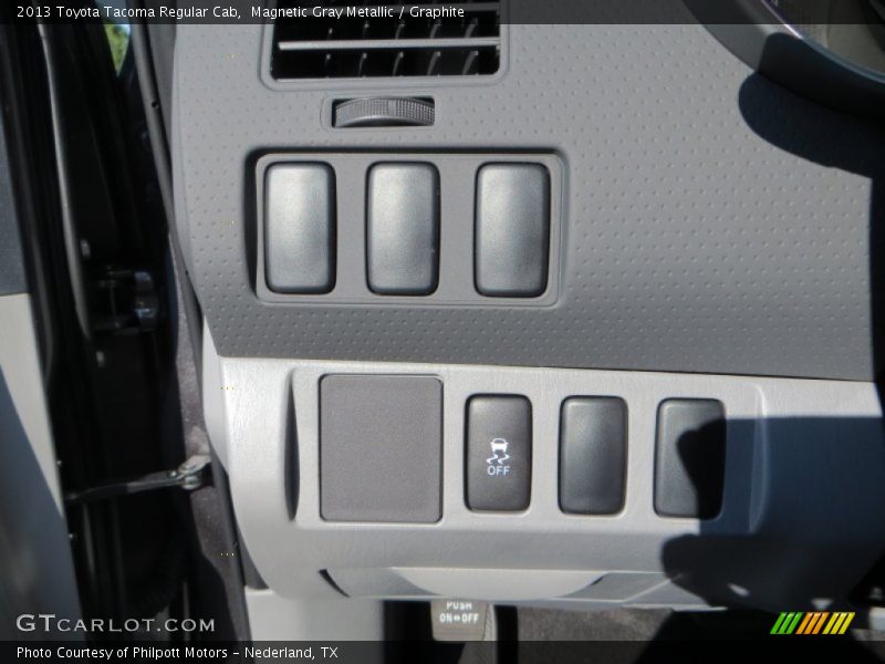 Magnetic Gray Metallic / Graphite 2013 Toyota Tacoma Regular Cab