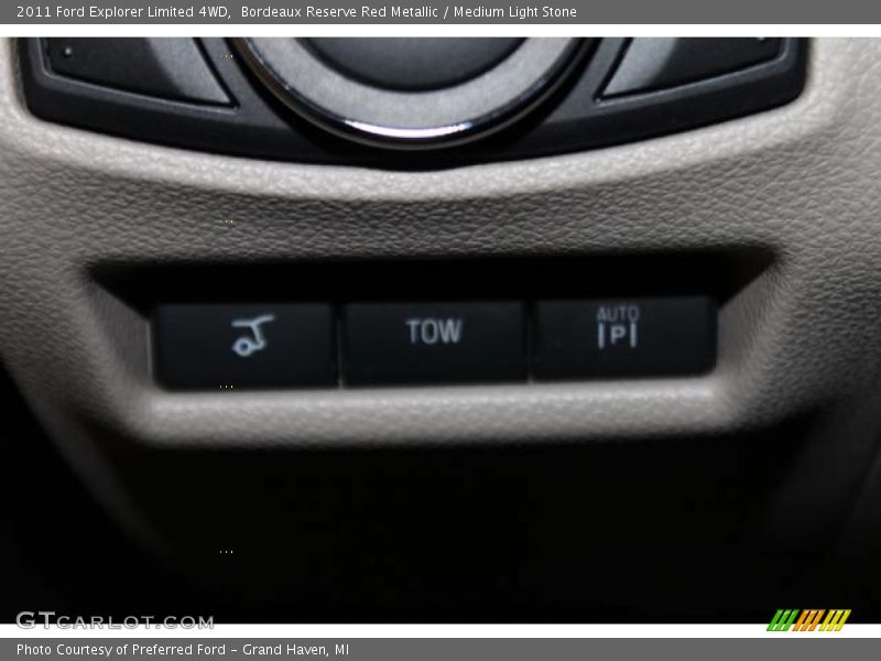 Bordeaux Reserve Red Metallic / Medium Light Stone 2011 Ford Explorer Limited 4WD