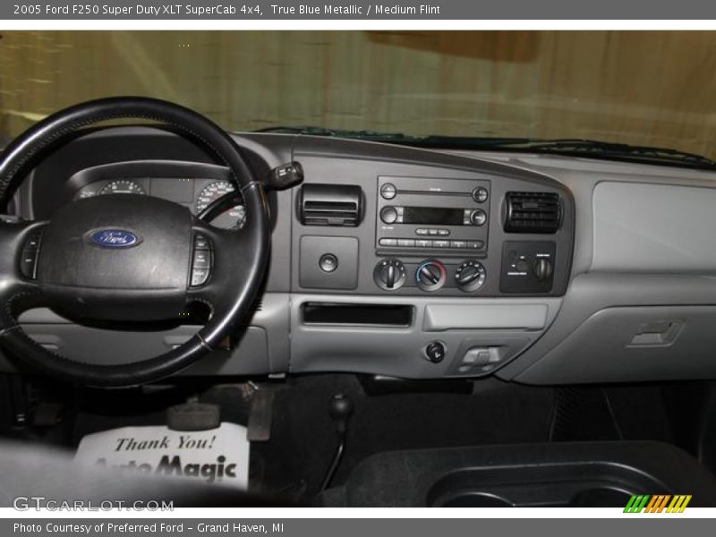 True Blue Metallic / Medium Flint 2005 Ford F250 Super Duty XLT SuperCab 4x4