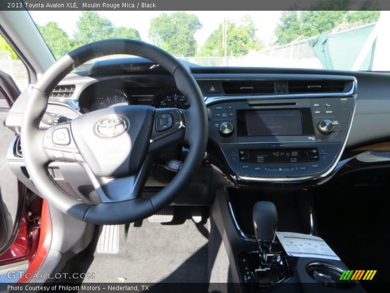 Moulin Rouge Mica / Black 2013 Toyota Avalon XLE