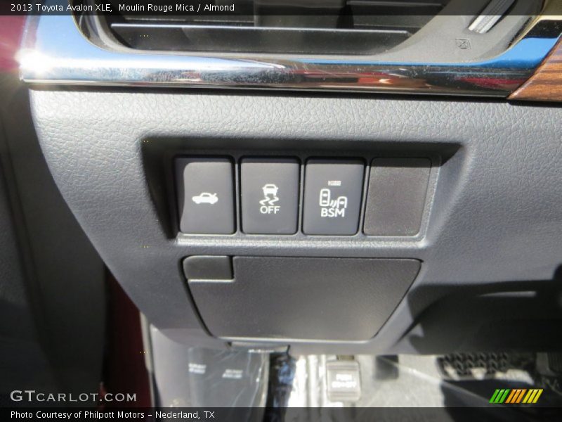 Moulin Rouge Mica / Almond 2013 Toyota Avalon XLE