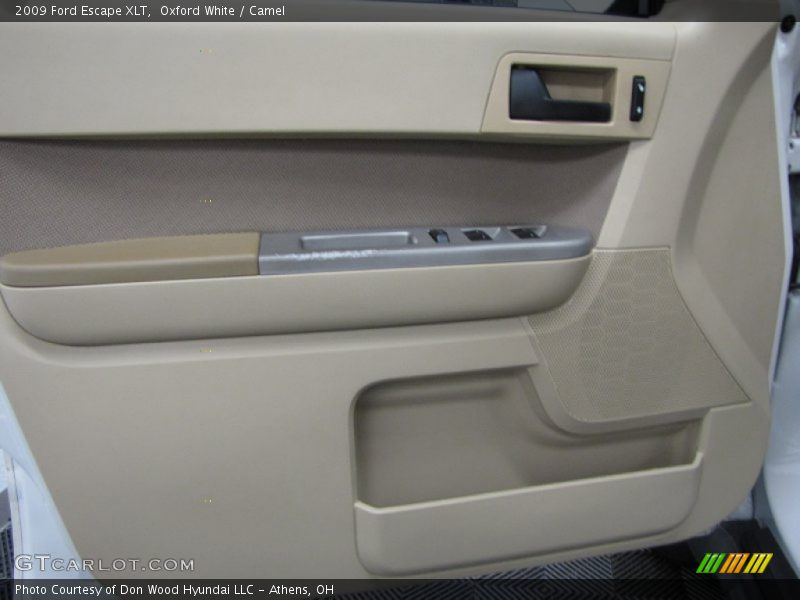 Oxford White / Camel 2009 Ford Escape XLT