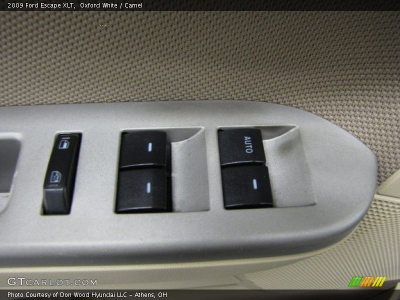 Oxford White / Camel 2009 Ford Escape XLT