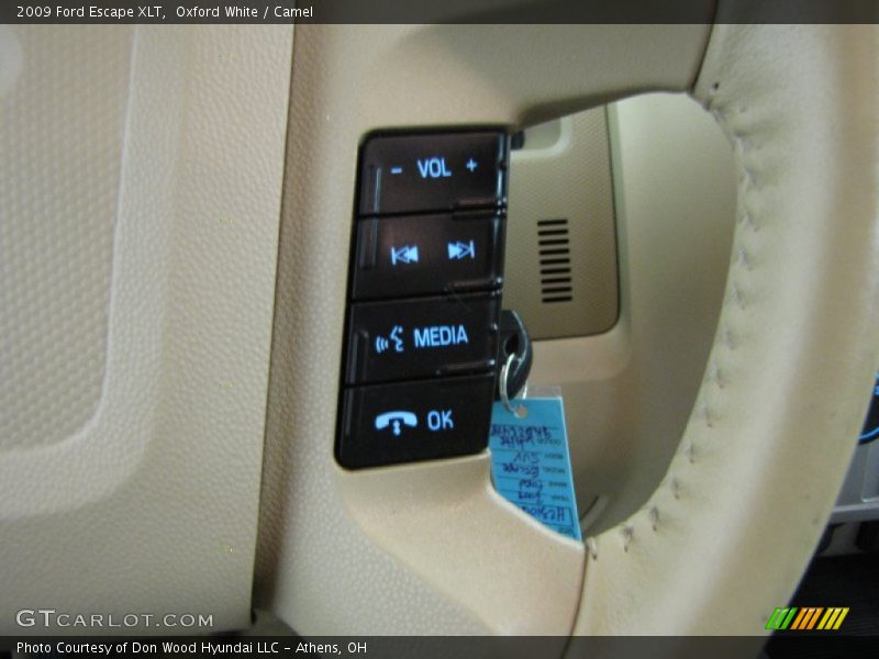 Oxford White / Camel 2009 Ford Escape XLT