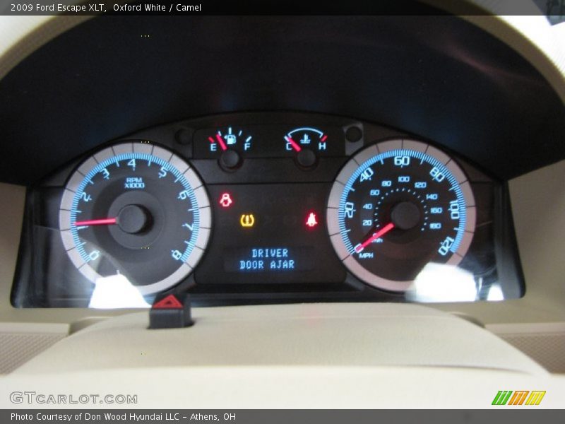 Oxford White / Camel 2009 Ford Escape XLT
